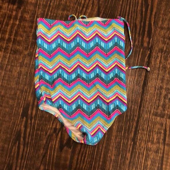 Girl’s bathingsuit - Picture 2 of 5